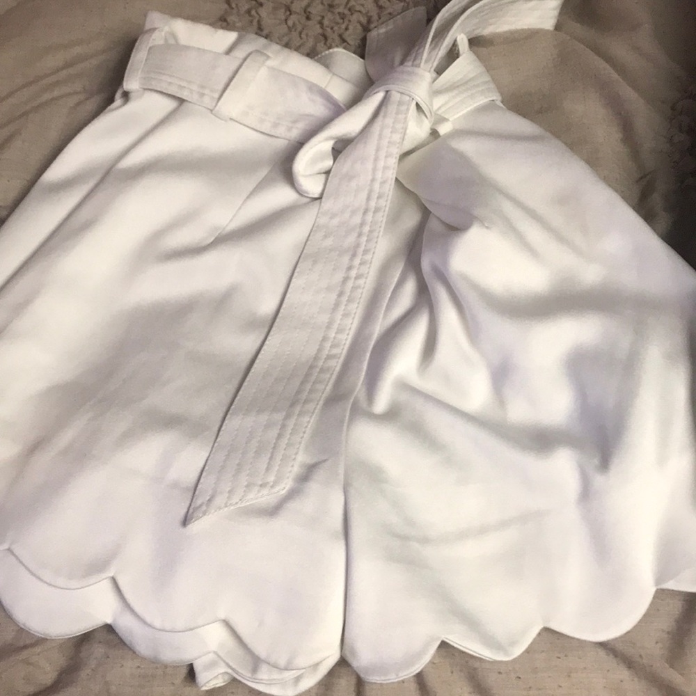 FINAL PRICE DROP White silky shorts